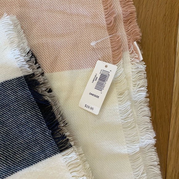 Gap scarf - Picture 2 of 2